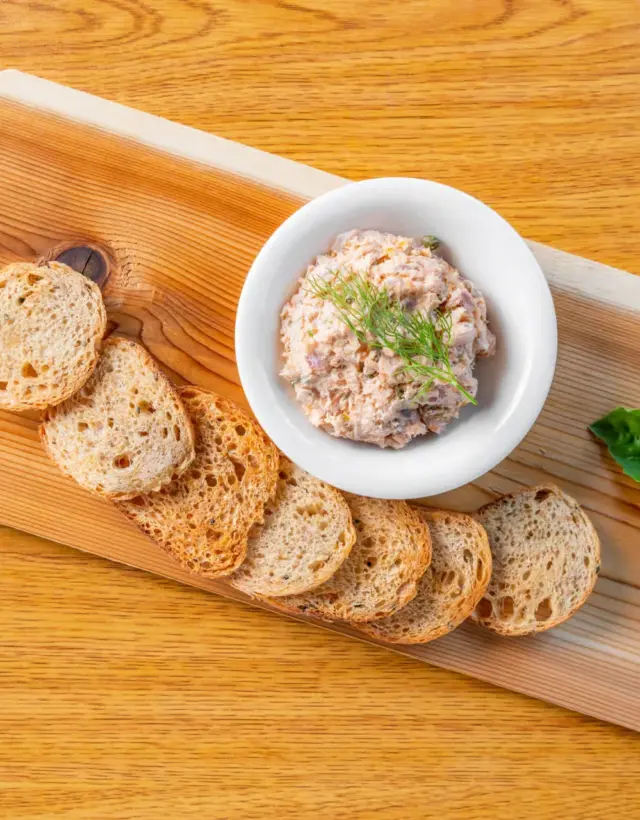 Crackers & Dip